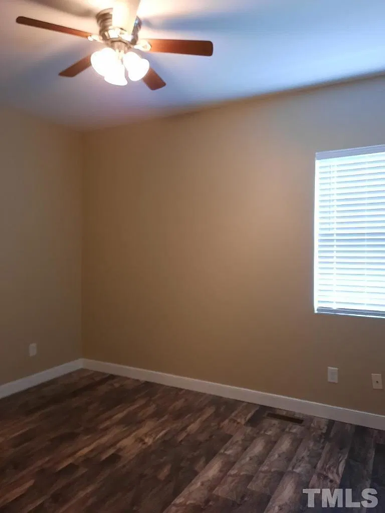 6 bed, 3.0 bath, 1800 sqft, $2,095 — Photo 3