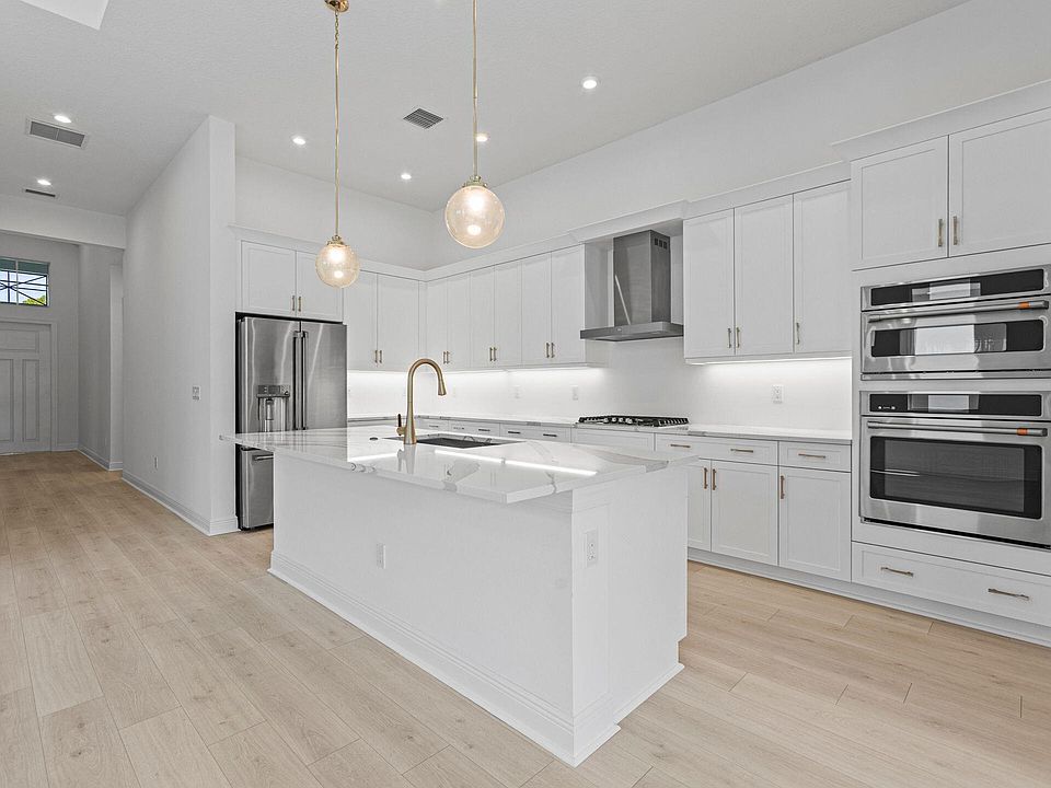 1st image of 2816 SE Ashfield Drive