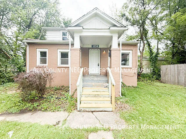 1234 Winton Ave