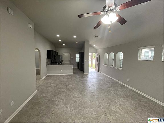 5th image of 113 Fort Griffin Dr