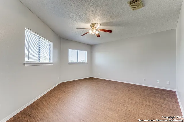 4 bed, 2.5 bath, 1650 sqft, $1,725 — Photo 3