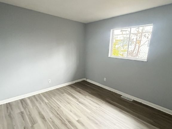 3rd image of 1425 Milburn Ave #B