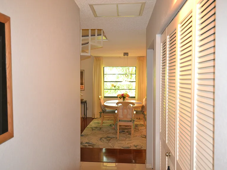 112 Lindsay Ln — Photo 34