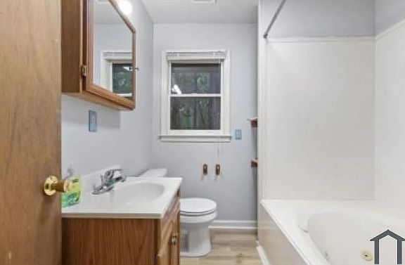 2nd image of 3972 Sullivan St #1