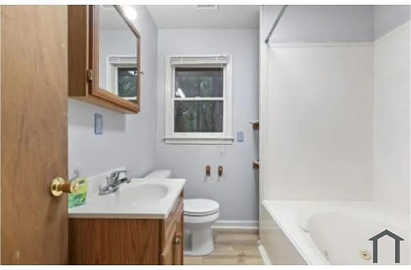 Building Photo - 3972 Sullivan St #1