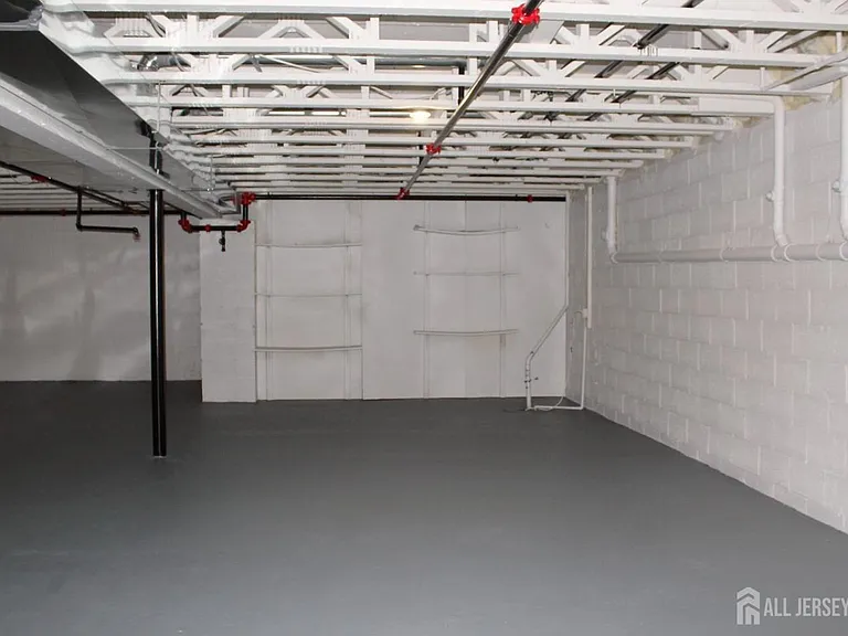 120 Forest Dr — Photo 26