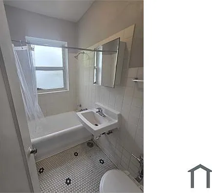 2 bed, $1,686 — Photo 4