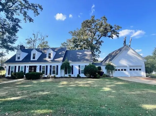100 Parkwood Garden St, Booneville, MS 38829