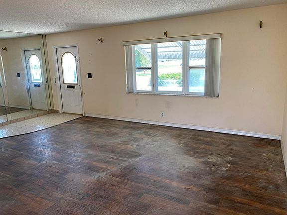 5th image of 1810 SW 19th Avenue