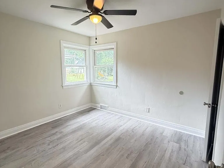 2910 Westfield Rd — Photo 10