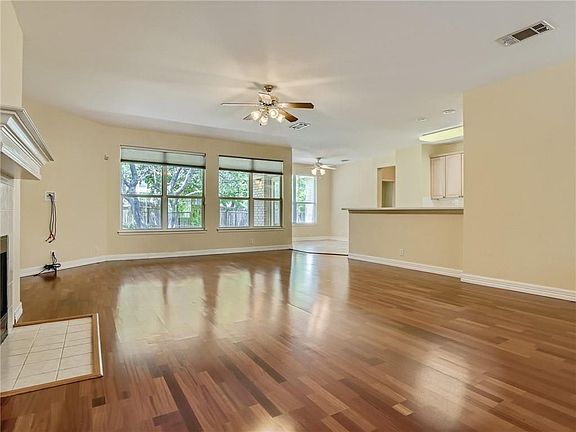 4th image of 11918 Loomis Dr