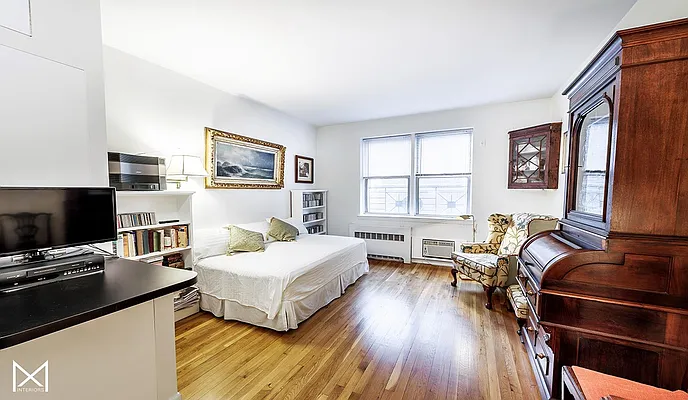 Sold by Bank Neary | media 1