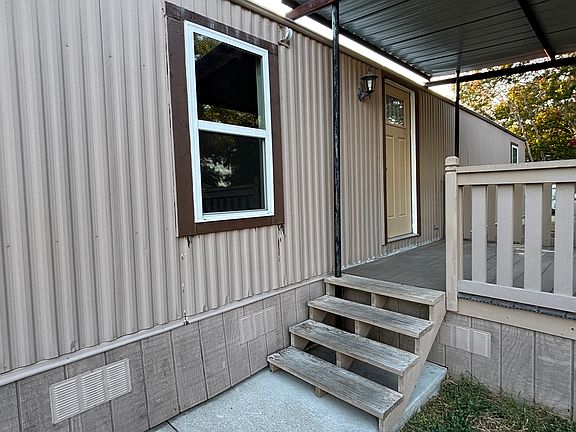 4th image of 130 Falcon Dr
