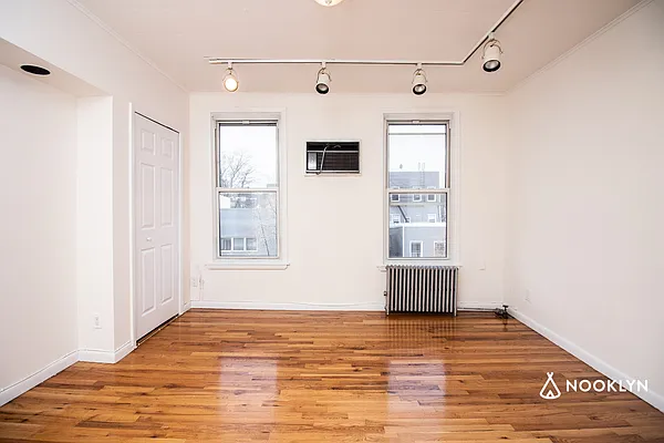 Rented by Nooklyn NYC LLC | media 3