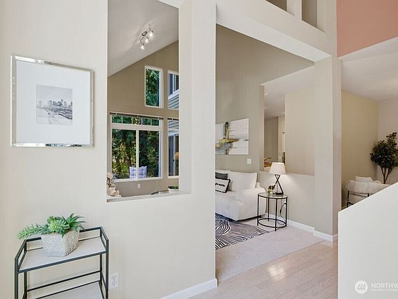 3rd image of 6699 SE Cougar Mountain Way