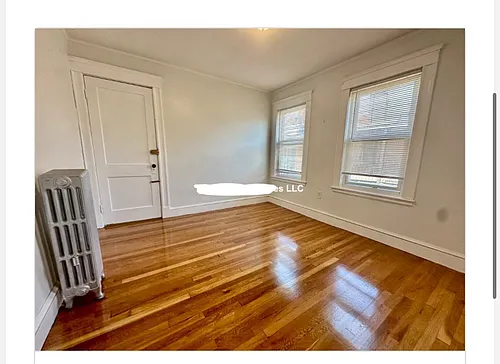 6 Woodlawn St Photo 1