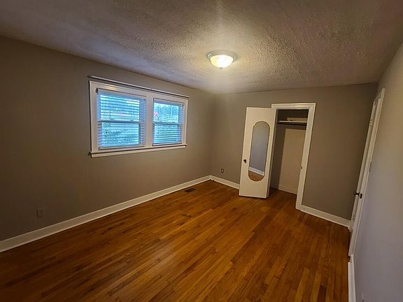5th image of 951 Barber Way