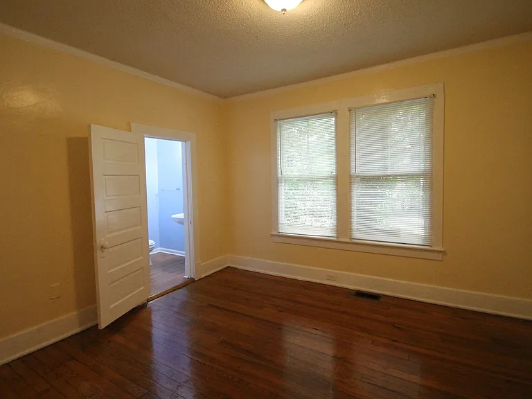 338 Ebenezer Ave — Photo 13