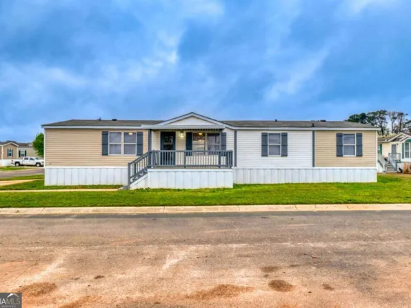 1060 Fairmont Dr, Hampton, GA 30228