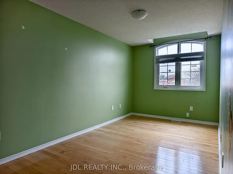35 Kenborough Ct — Photo 8