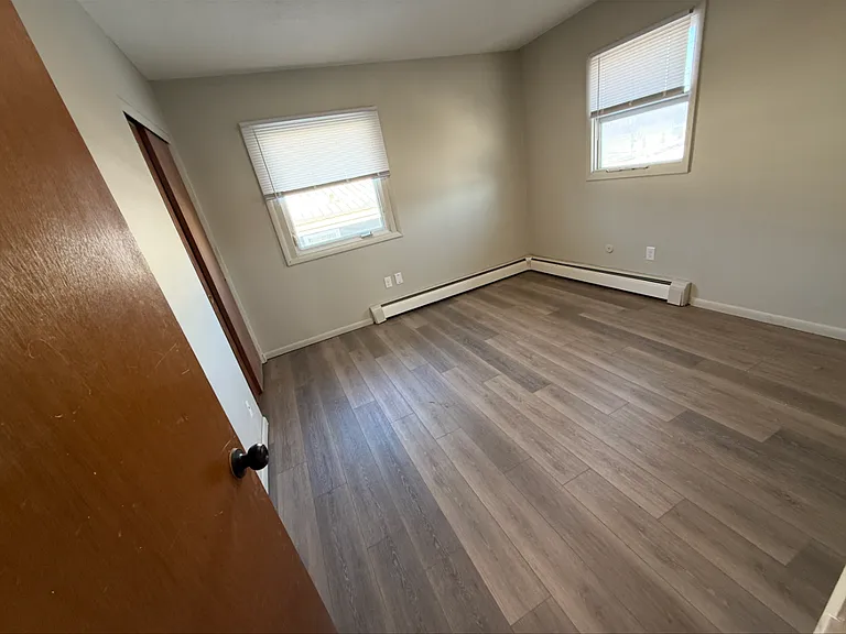 1364 10th Ave SE #3 — Photo 7