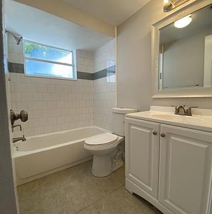 4th image of 12811 College Hill Dr