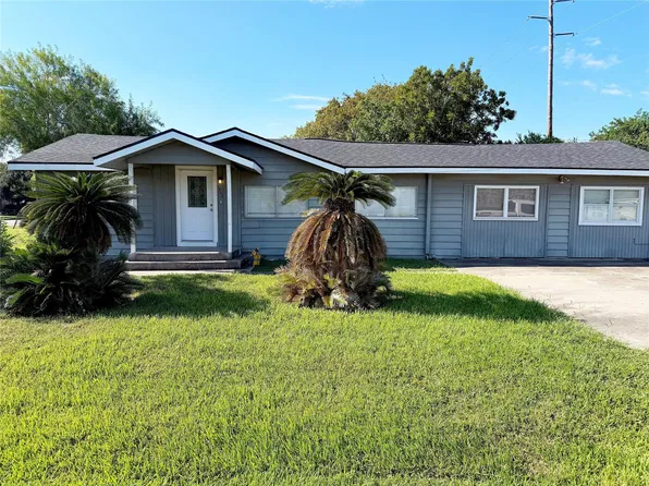 1302 N Avenue R, Freeport, TX 77541