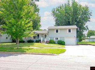 910 Day St, Fairmont, MN 56031