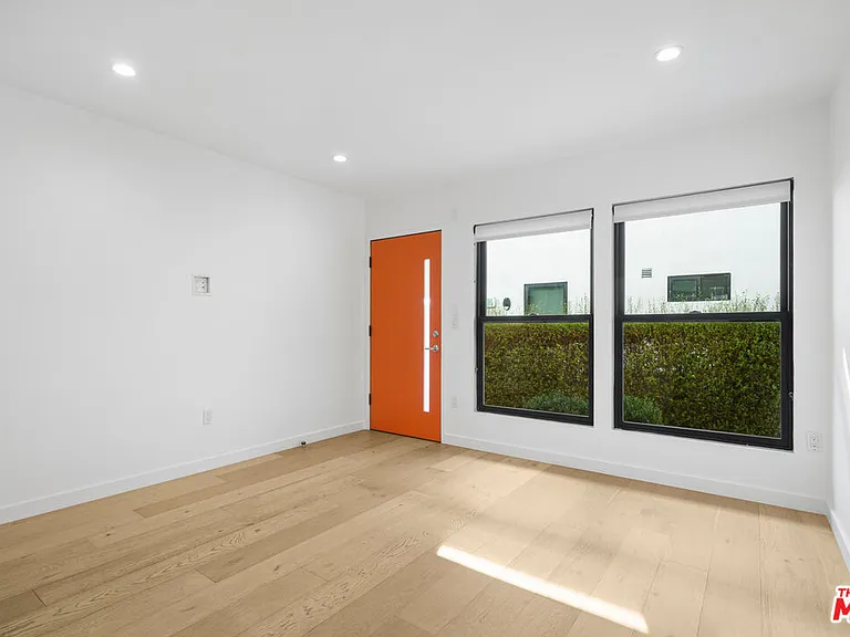 11785 Gateway Blvd #2 — Photo 3
