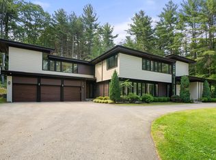 11 Winthrop Cir, Weston, MA 02493