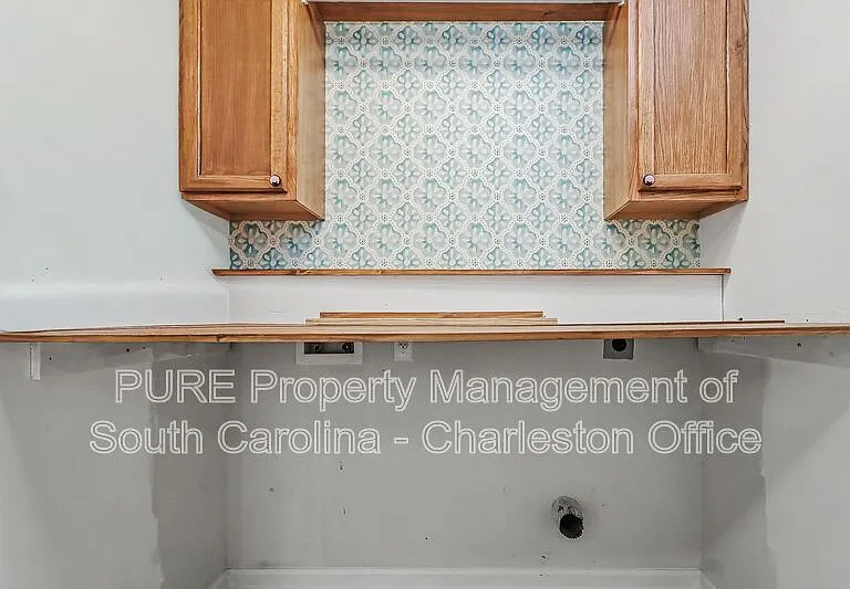 407 Greywood Ln — Photo 15