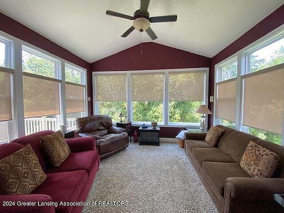 3rd image of 7452 Cabot Ct