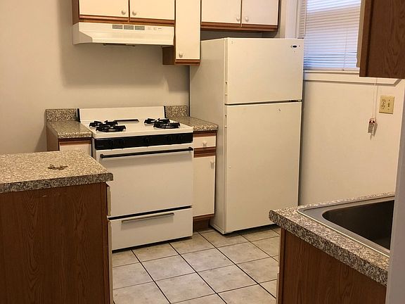 2nd image of 5060 N Wolcott Ave APT W2