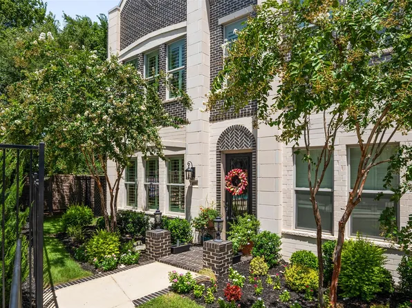 400 Crockett Cir, Roanoke, TX 76262