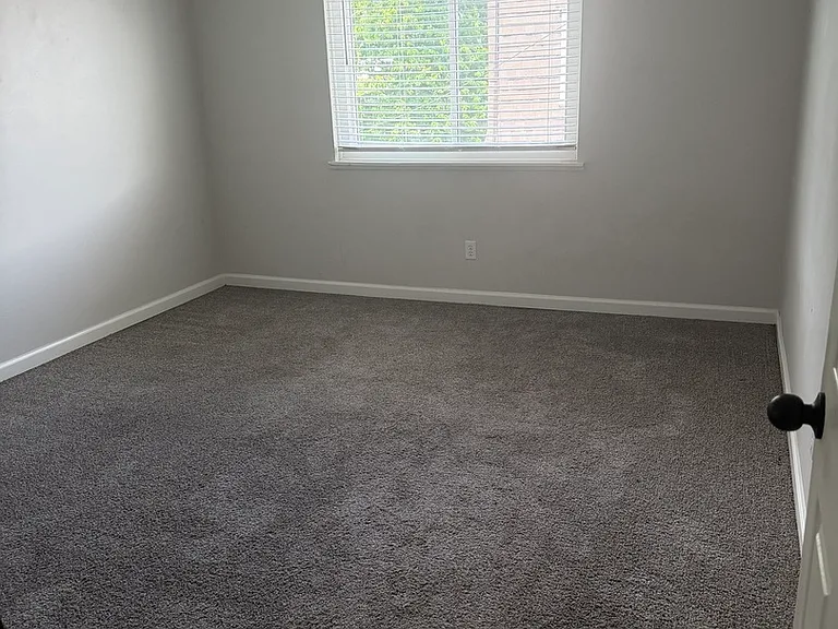 3547 Heatherton Dr #8 — Photo 5