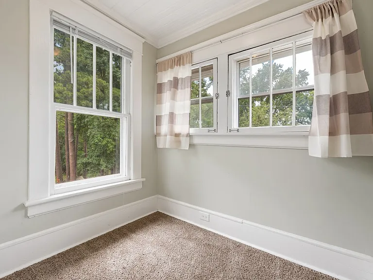2726 N Roxboro St — Photo 16