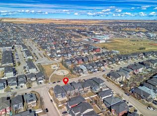 133 N Evanspark Cir NW, Calgary, AB T3P 0A7