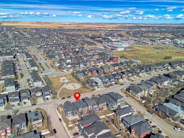 133 N Evanspark Cir NW, Calgary, AB T3P 0A7