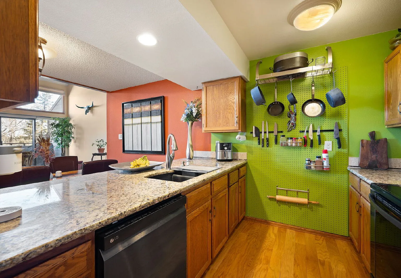 2 bed, 2.0 bath, 1530 sqft, $2,500 — Photo 3