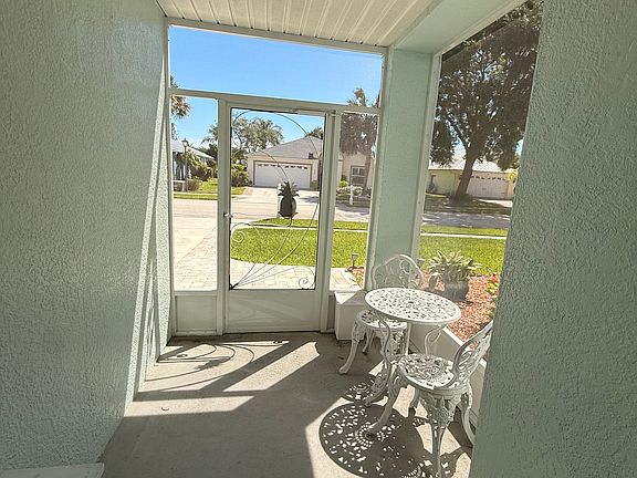 2nd image of 687 Collier Lake Cir