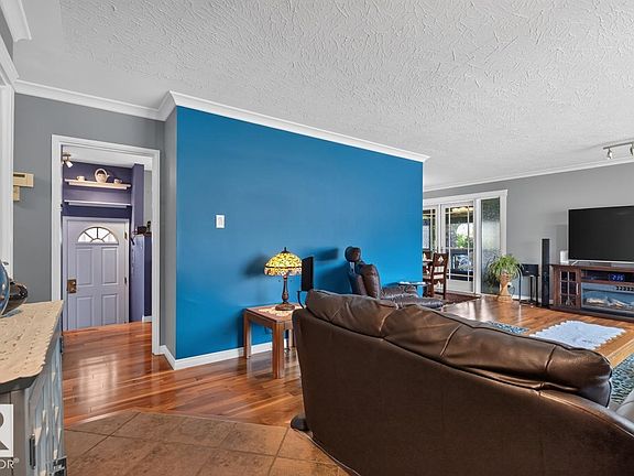 4th image of 7607 75th Ave NW