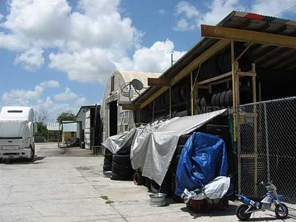 3rd image of 301 Us Highway 17 92 N