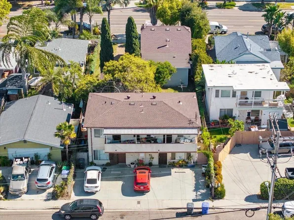 3379 Roosevelt St, Carlsbad, CA 92008