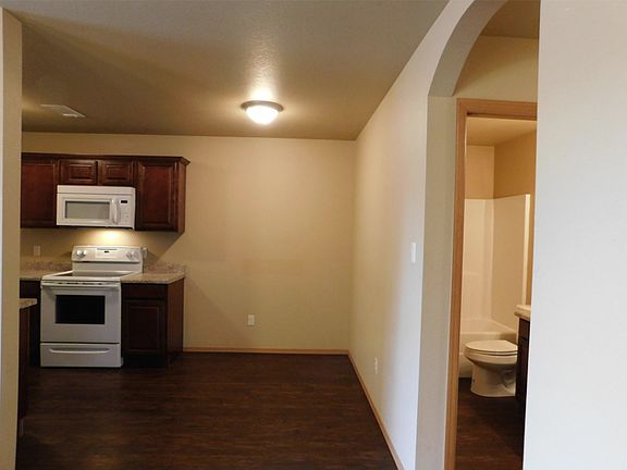 3rd image of 1454-1472 N Gray St #1458