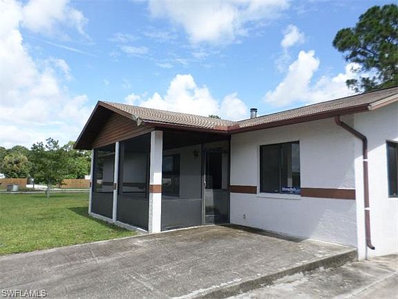 4th image of 7585 Hart Dr