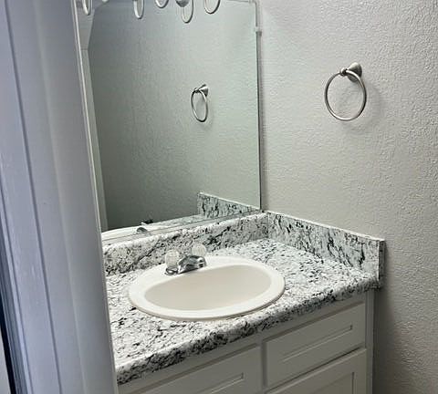 5th image of 141 Petersburg Cir #143-B