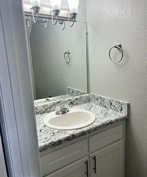 Petersburg Place Apartments — Photo 5