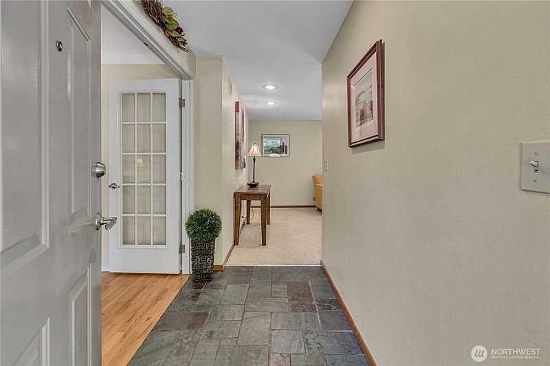 4th image of 1708 5th Street NE