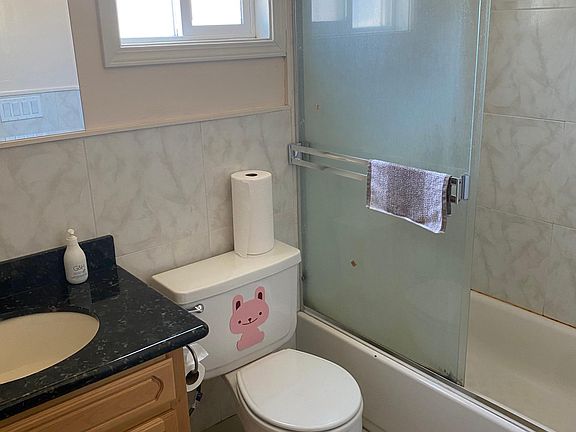 3rd image of 279 Durant Ave