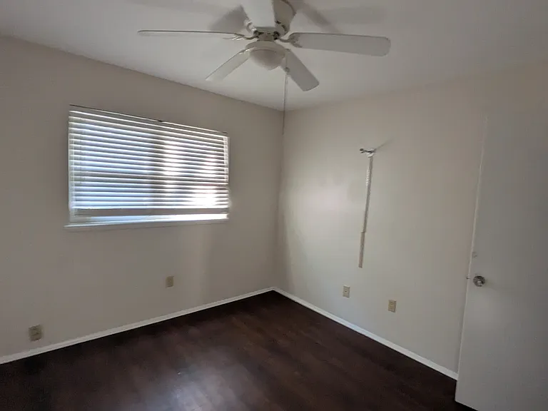 1221 Wellington Ln — Photo 14